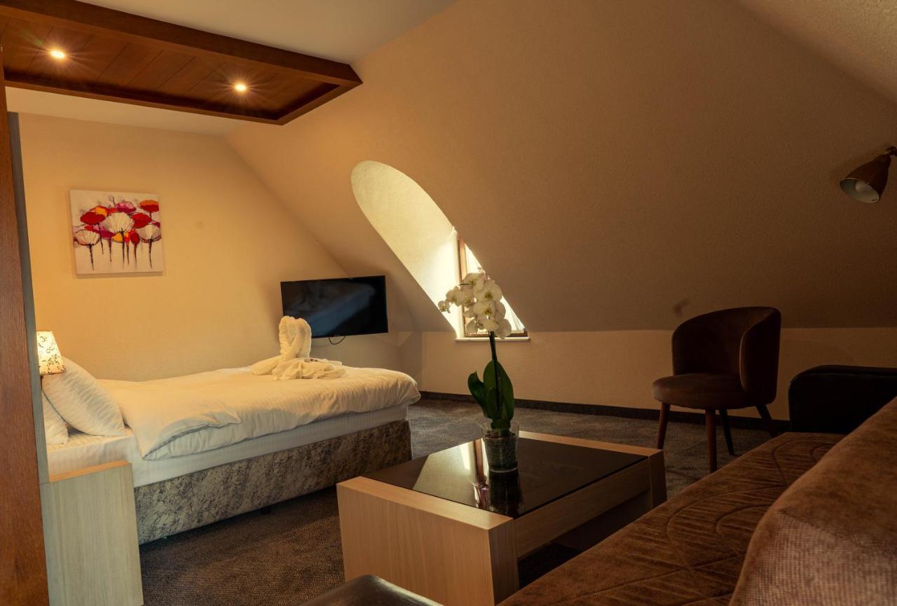 Boutique Hotel Provence Бутик Хотел Прованс Petrič Esterno foto